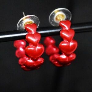 Avon 1991 Vintage Red Heart Earrings
